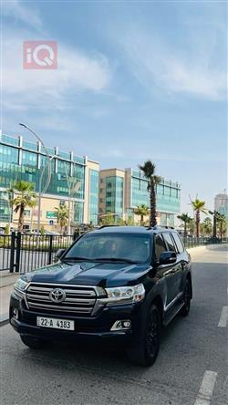 تۆیۆتا لاند کروزەر